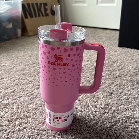 Stanley Target Exclusive Valentine’s Day 2025 Sweet Hearts 40oz Tumbler IN HAND! - Picture 1 of 7